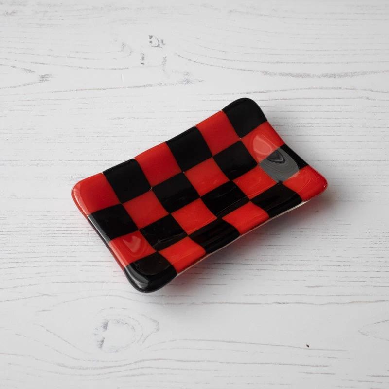 Handmade Glass Tray – Chequered Fused Glass Trinket Dish by David Perry Glass & Ceramics (12x7cm-chequered-dual-coloured-small-tray-bullseye-collection)