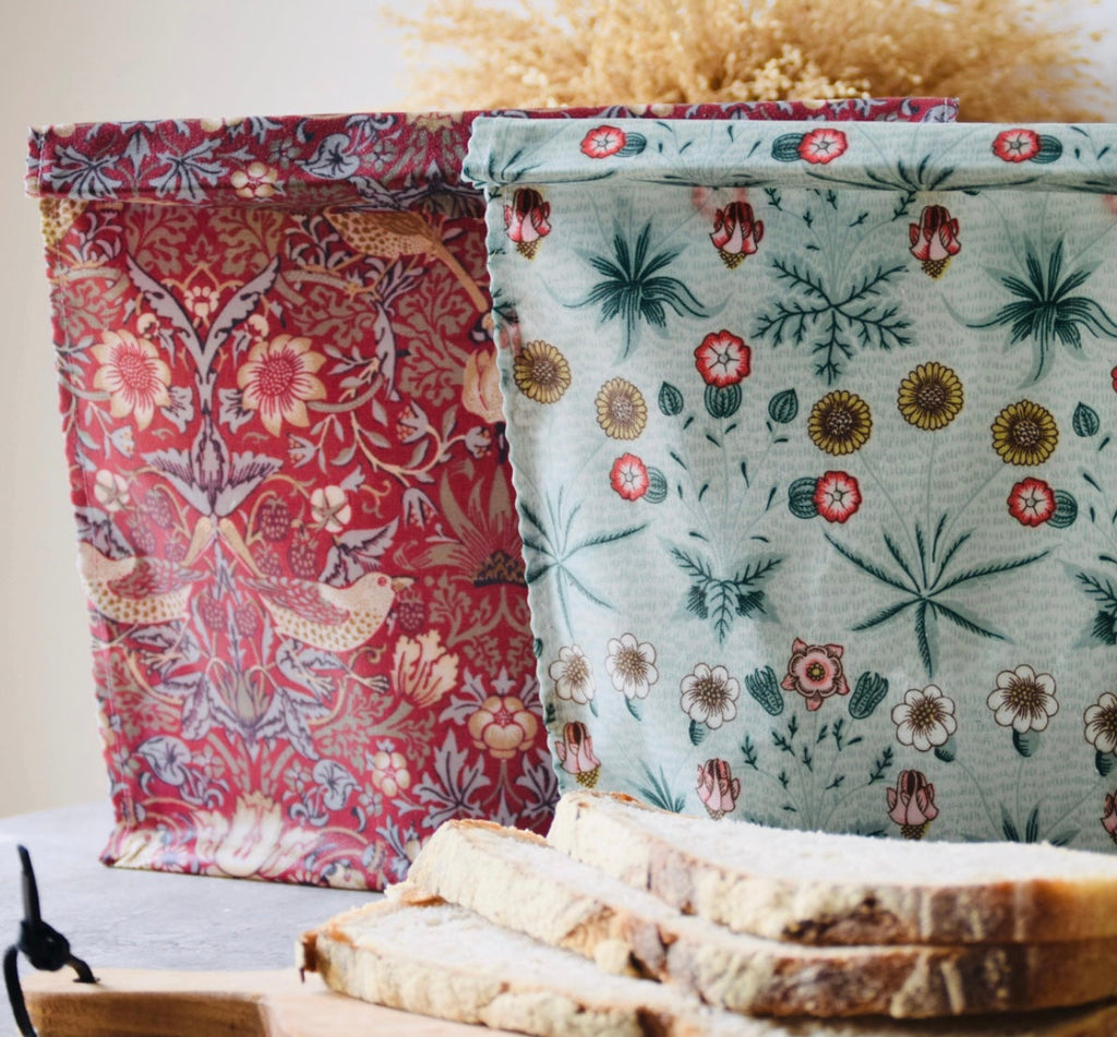 THE Beeswax Bag - William Morris Daisy