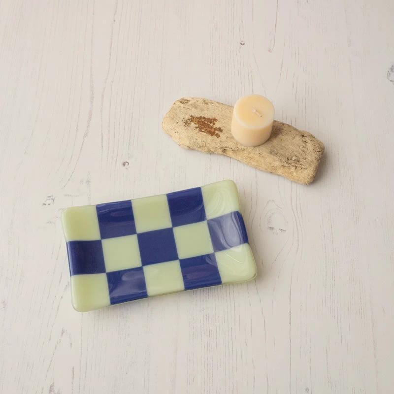 Glass Tray – Handmade Chequered Design for Keys & Jewellery by David Perry Glass & Ceramics (15x8cm-chequered-dual-coloured-medium-tray-bullseye-collection)