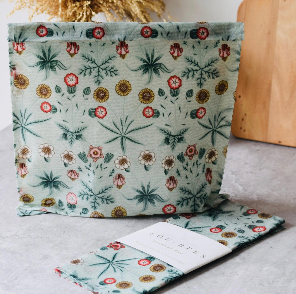 THE Beeswax Bag - William Morris Daisy
