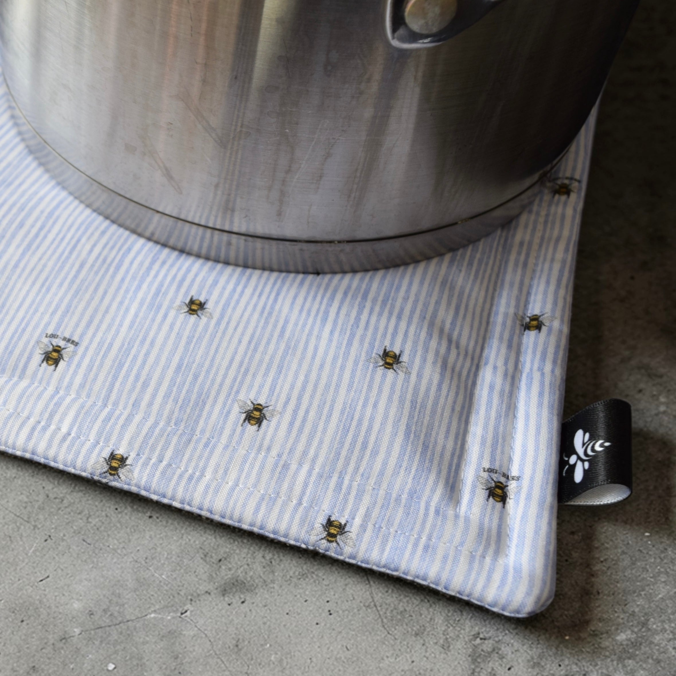 Blue Bee Pot Holder