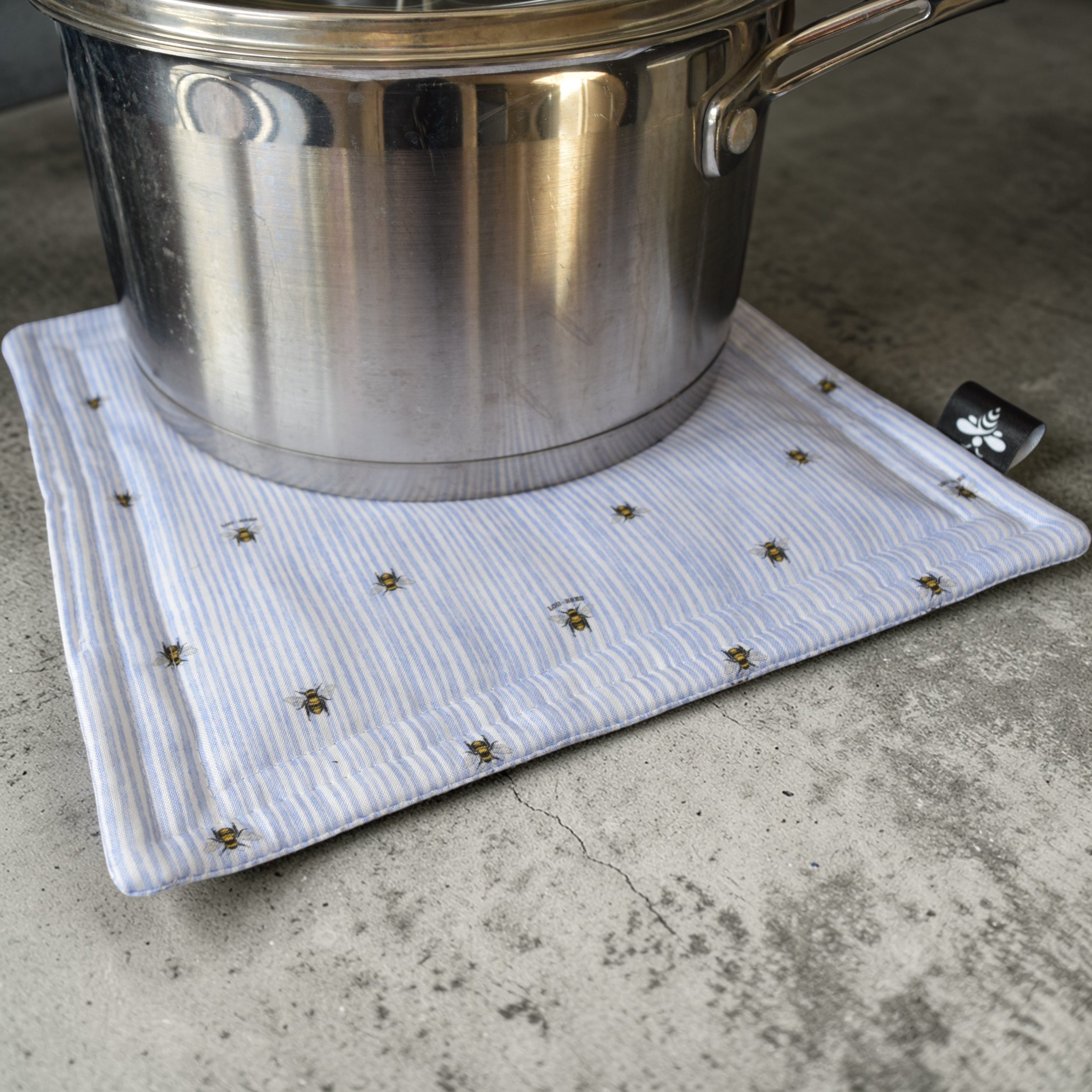 Blue Bee Pot Holder