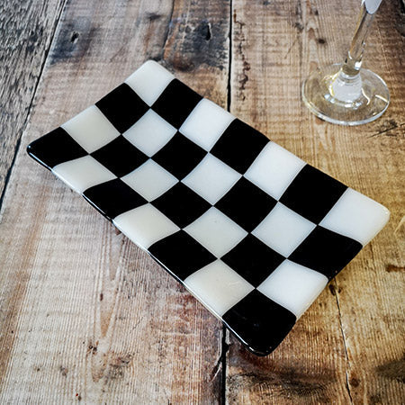 Handmade Glass Tray – Chequered Fused Design by Cornish Artisan by David Perry Glass & Ceramics (21x12cm-chequered-white-colour-large-tray-bullseye-collection)