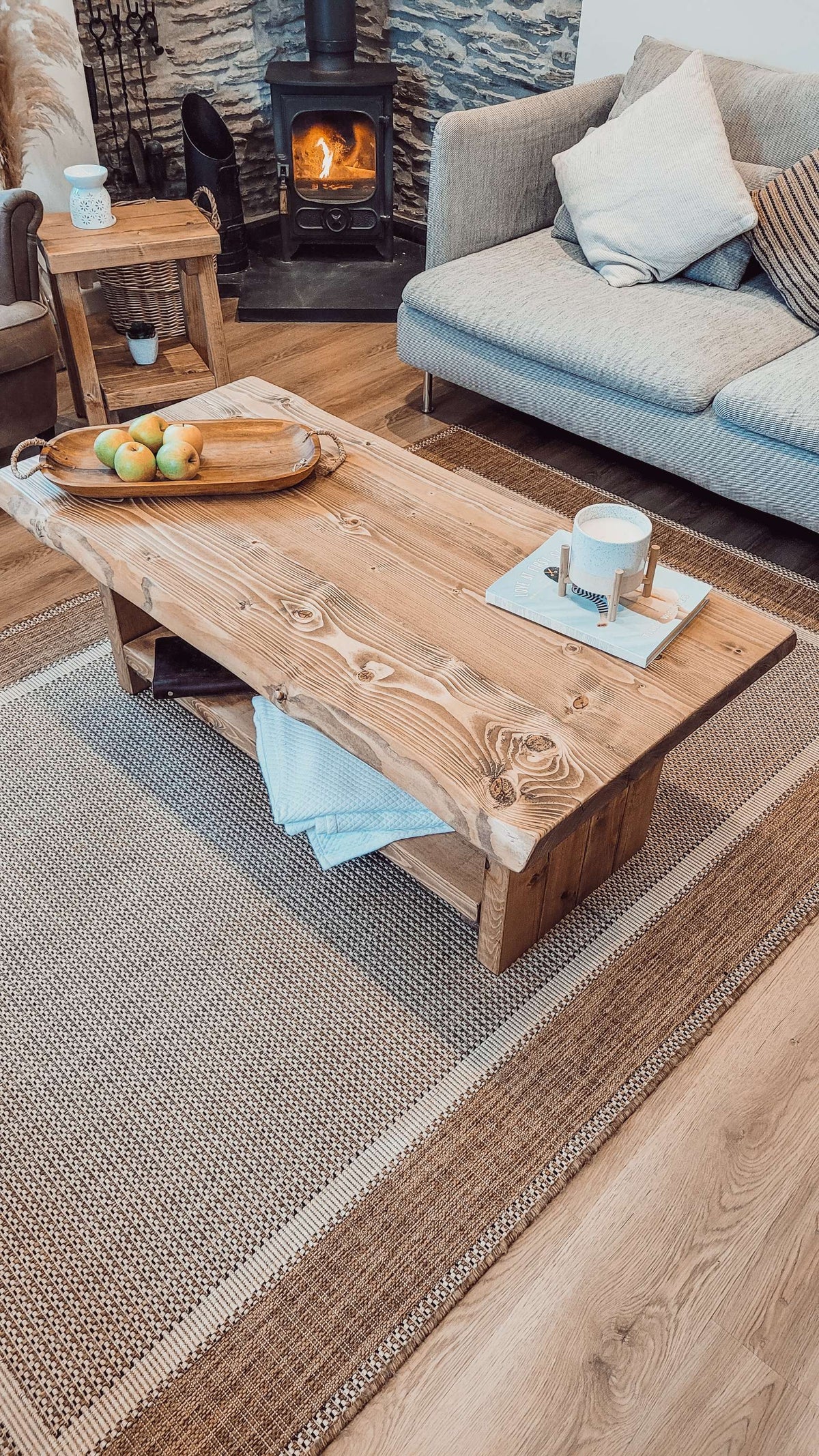 LORIE Chunky Live / Waney Edge Coffee Table With Shelf