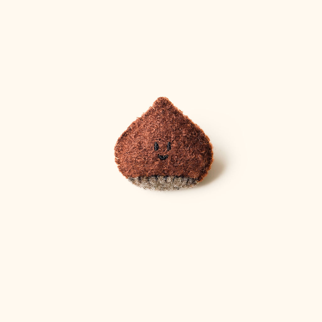 Daily White | Chestnut Woollen Brooch