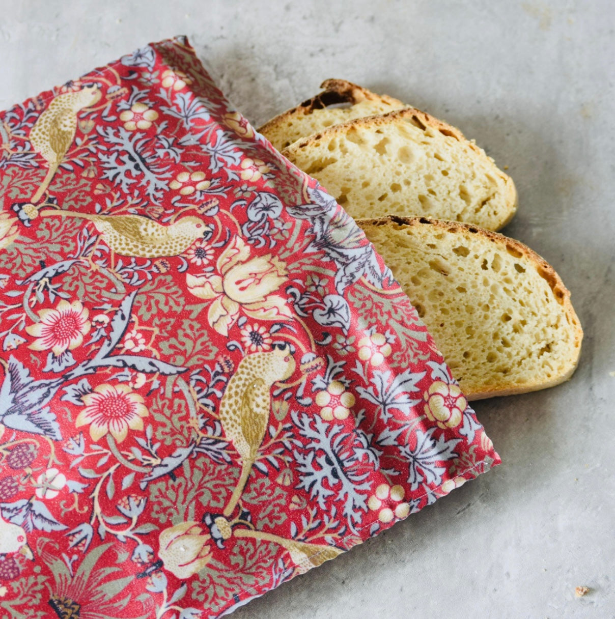 THE Beeswax Bag - William Morris Red