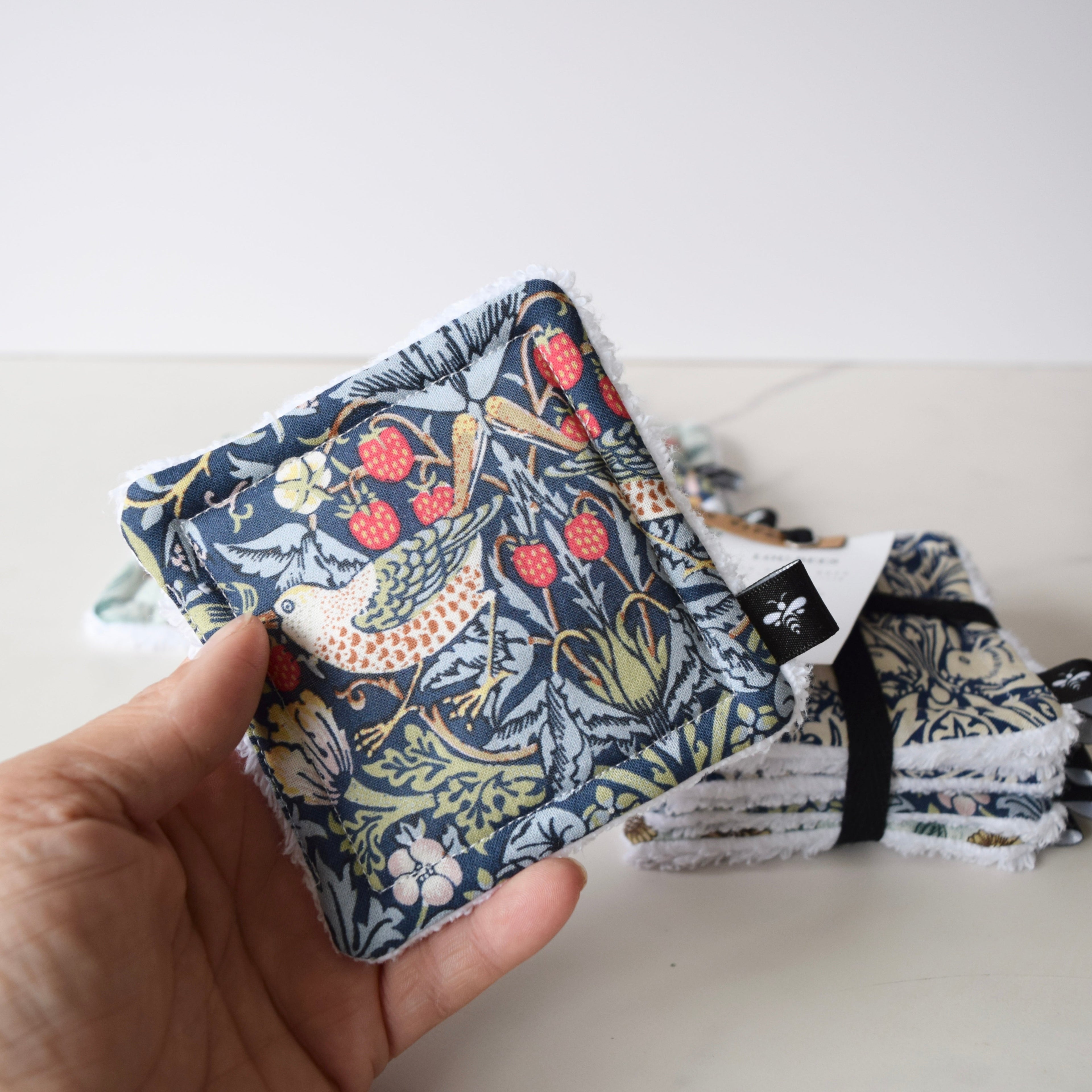 Reusable Face Wipes – William Morris Collection (Pack of 5)