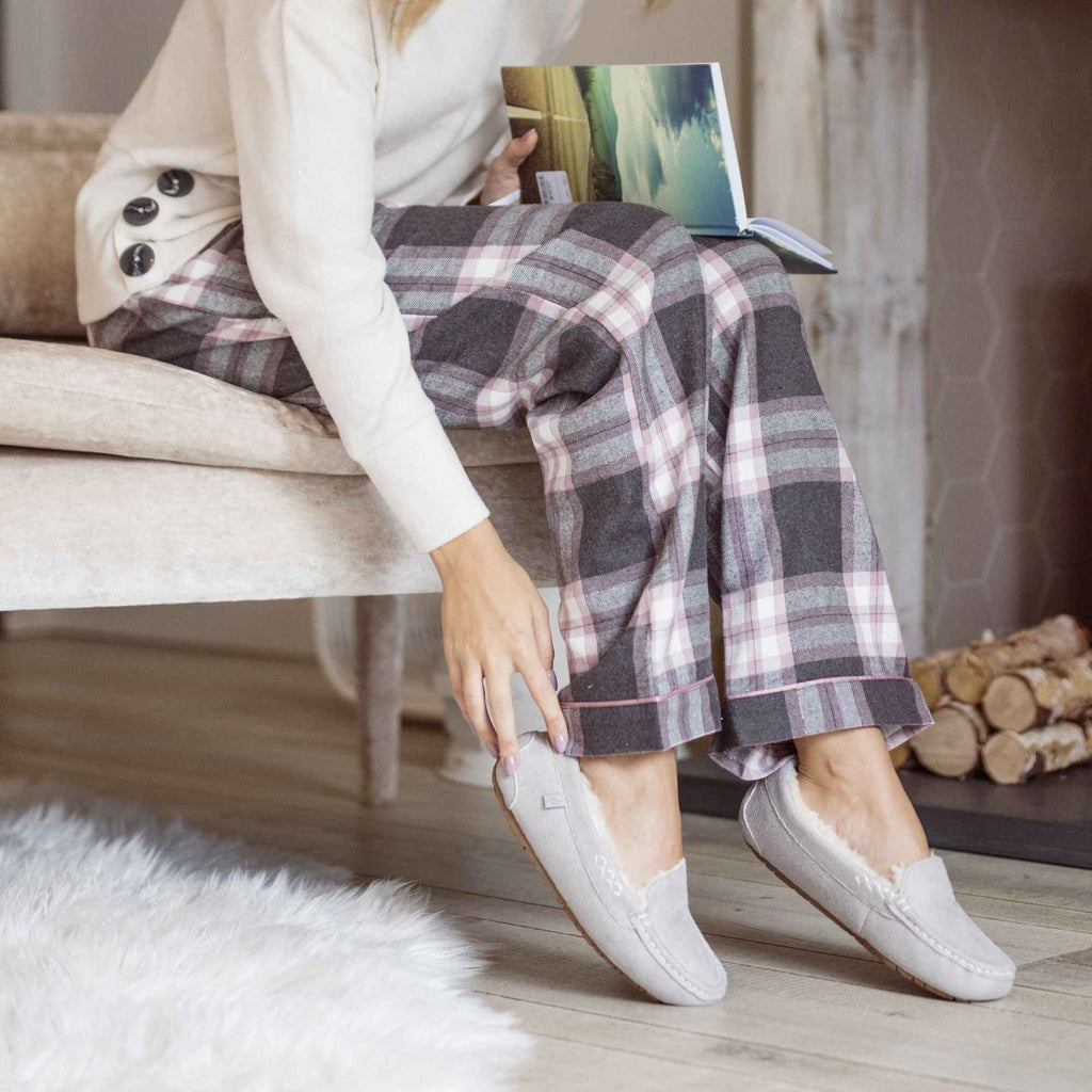 Ladies Fleece Lined Memory Foam Slippers for Winter