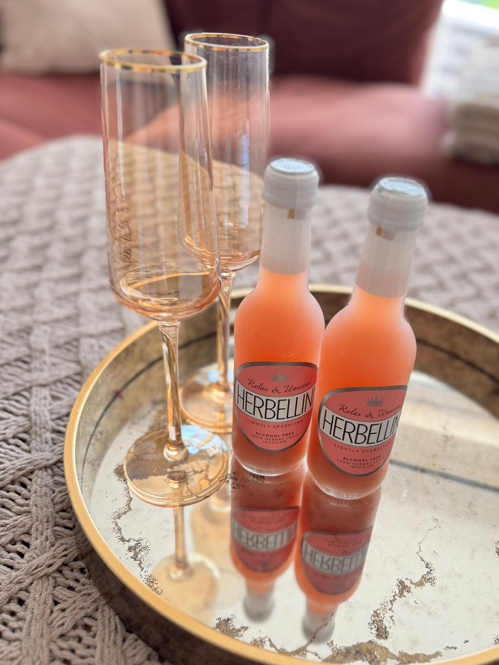Alcohol-Free Peach Bellini Cocktail Infused With Botanicals