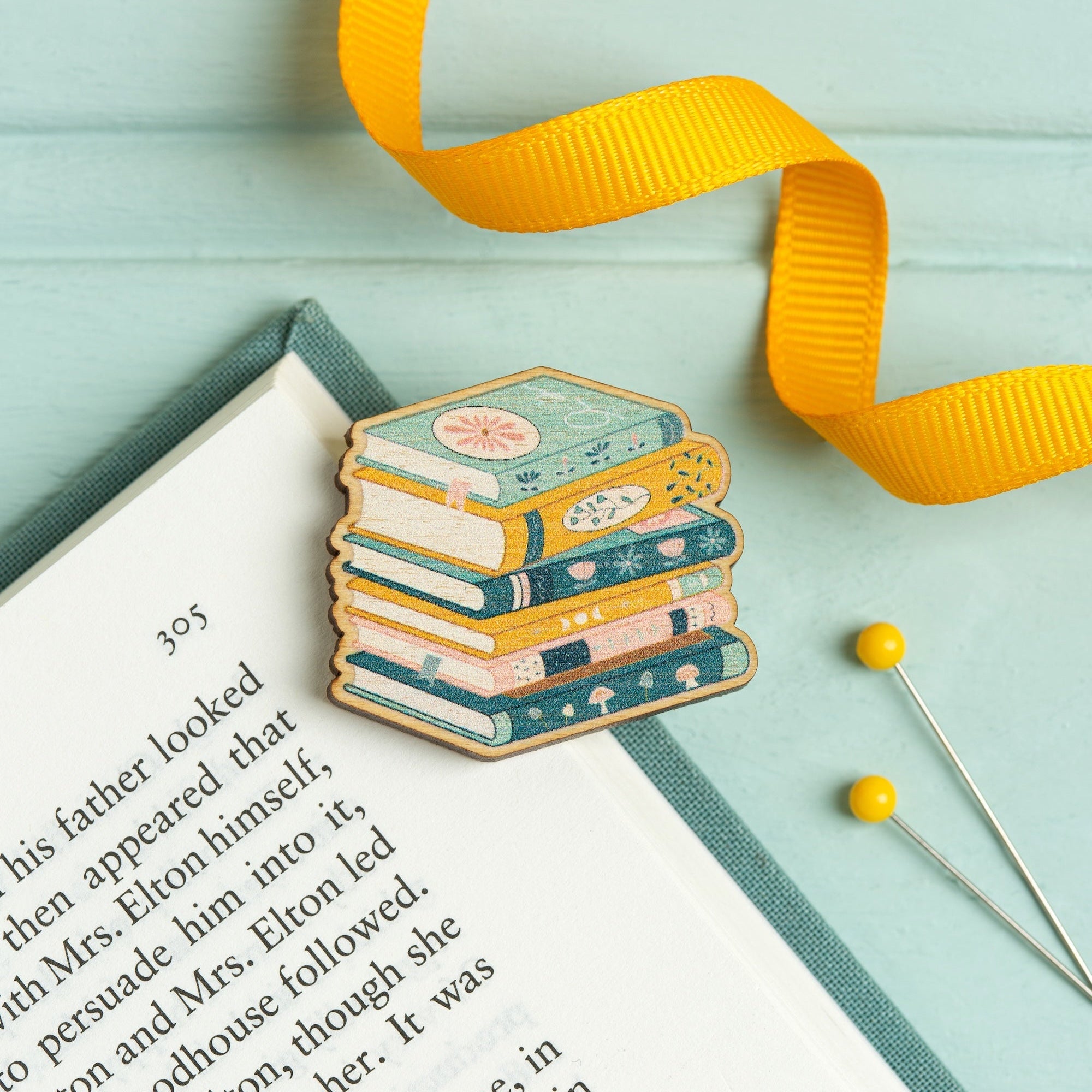 Book Lover Magnetic Needle Minder