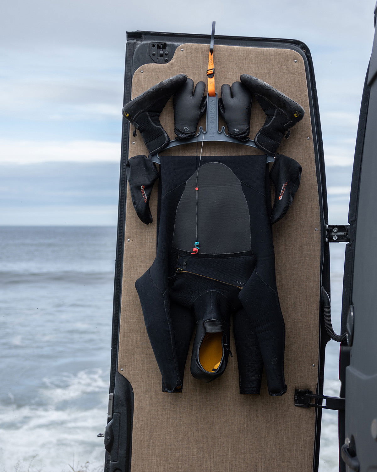 C-Monsta Wetsuit Hanger V2 (UK)