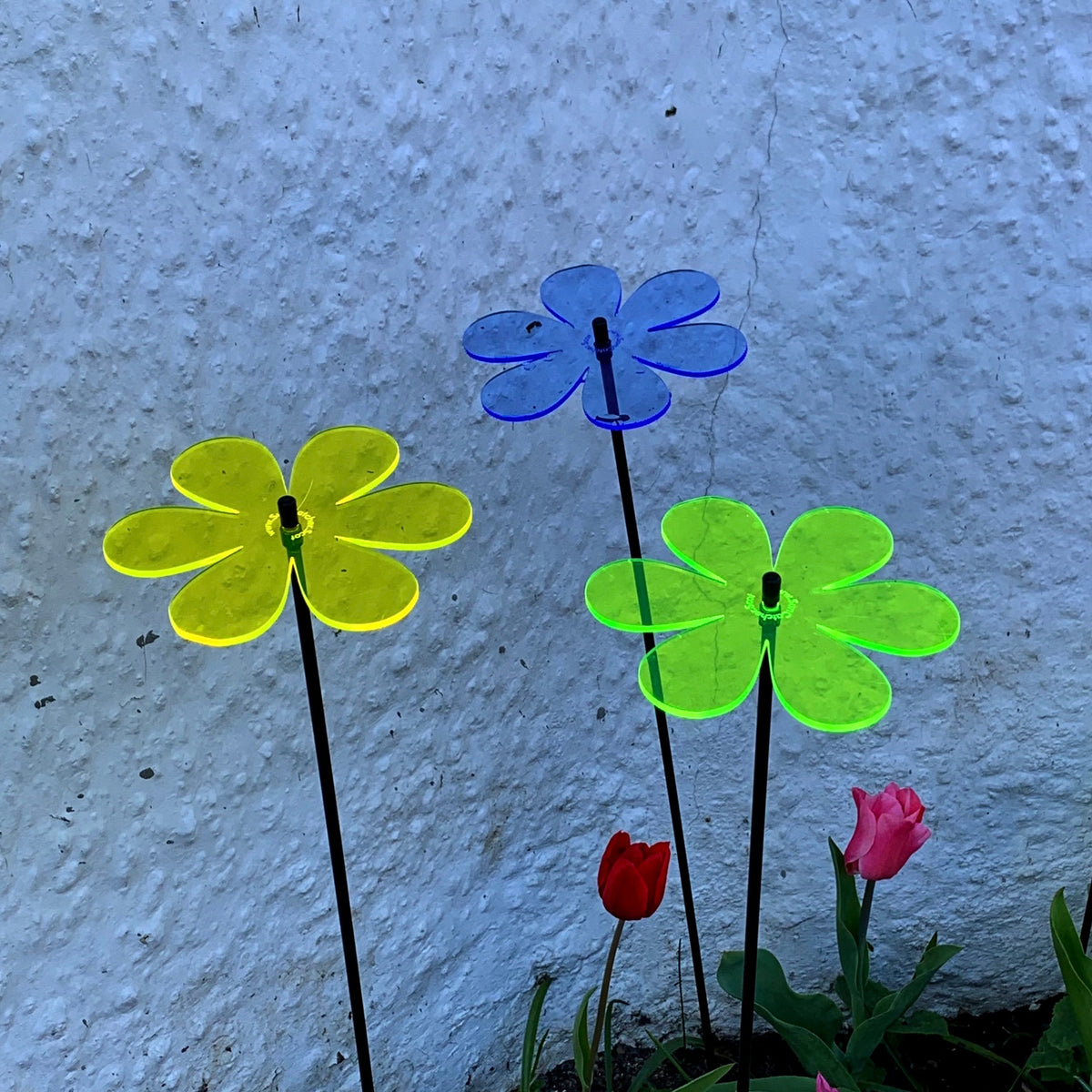 Large Garden Decor Ornaments Set of 3 'Daisies'