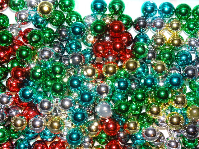'Deck The Balls'  16mm Acrylic  Christmas Bauble Theme Metallic Plated Beads   Random Mix