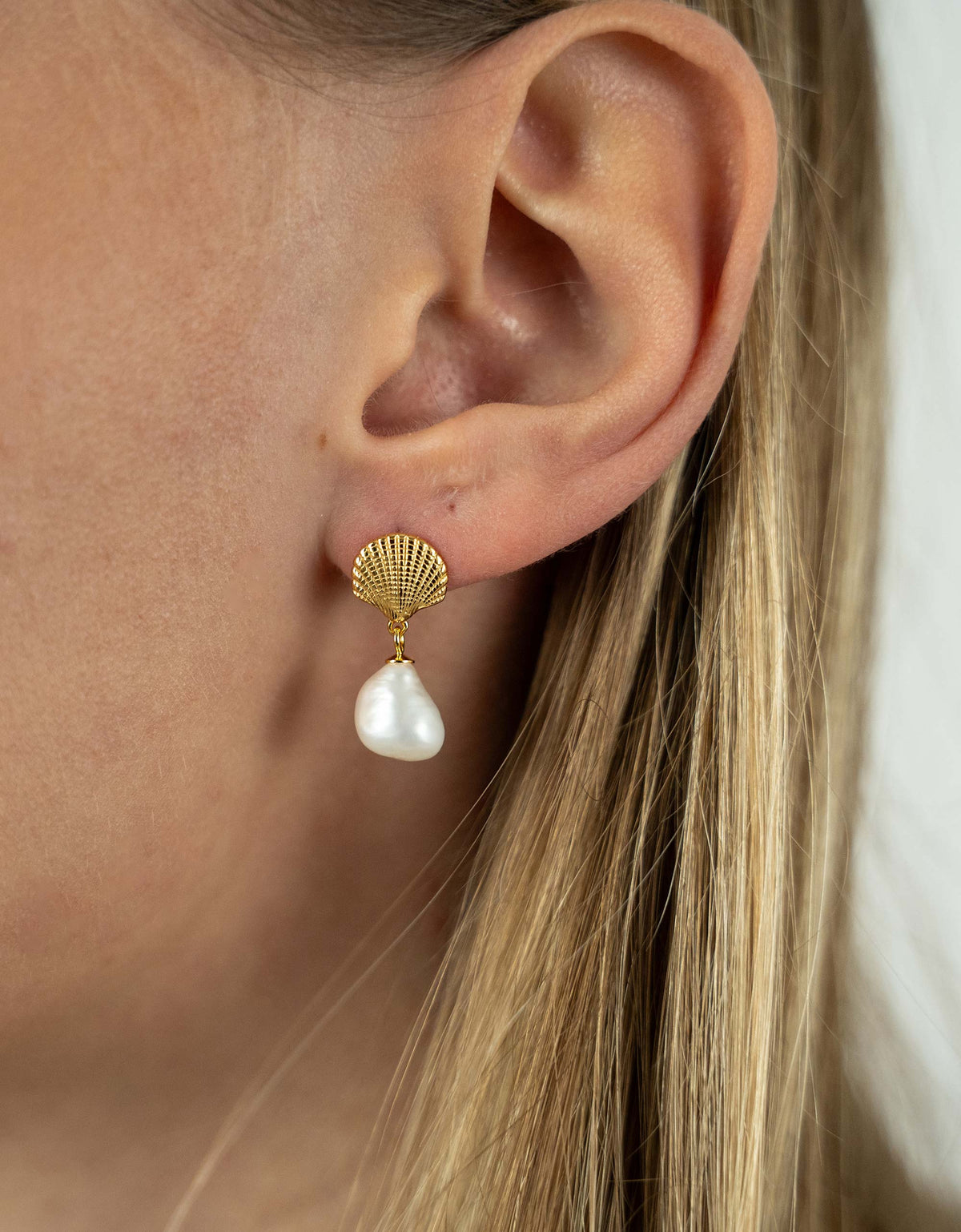 Sea Shell Pearl Earrings