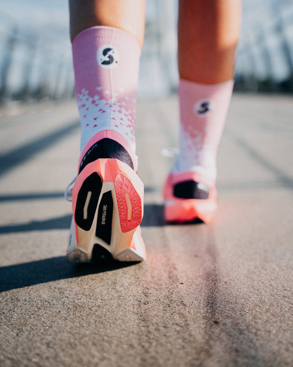 Performance Running Socks - Flash Pink