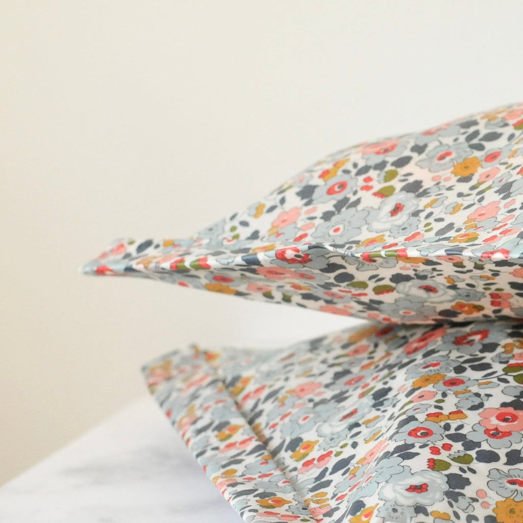 THE Beeswax Bag - Liberty Betsy