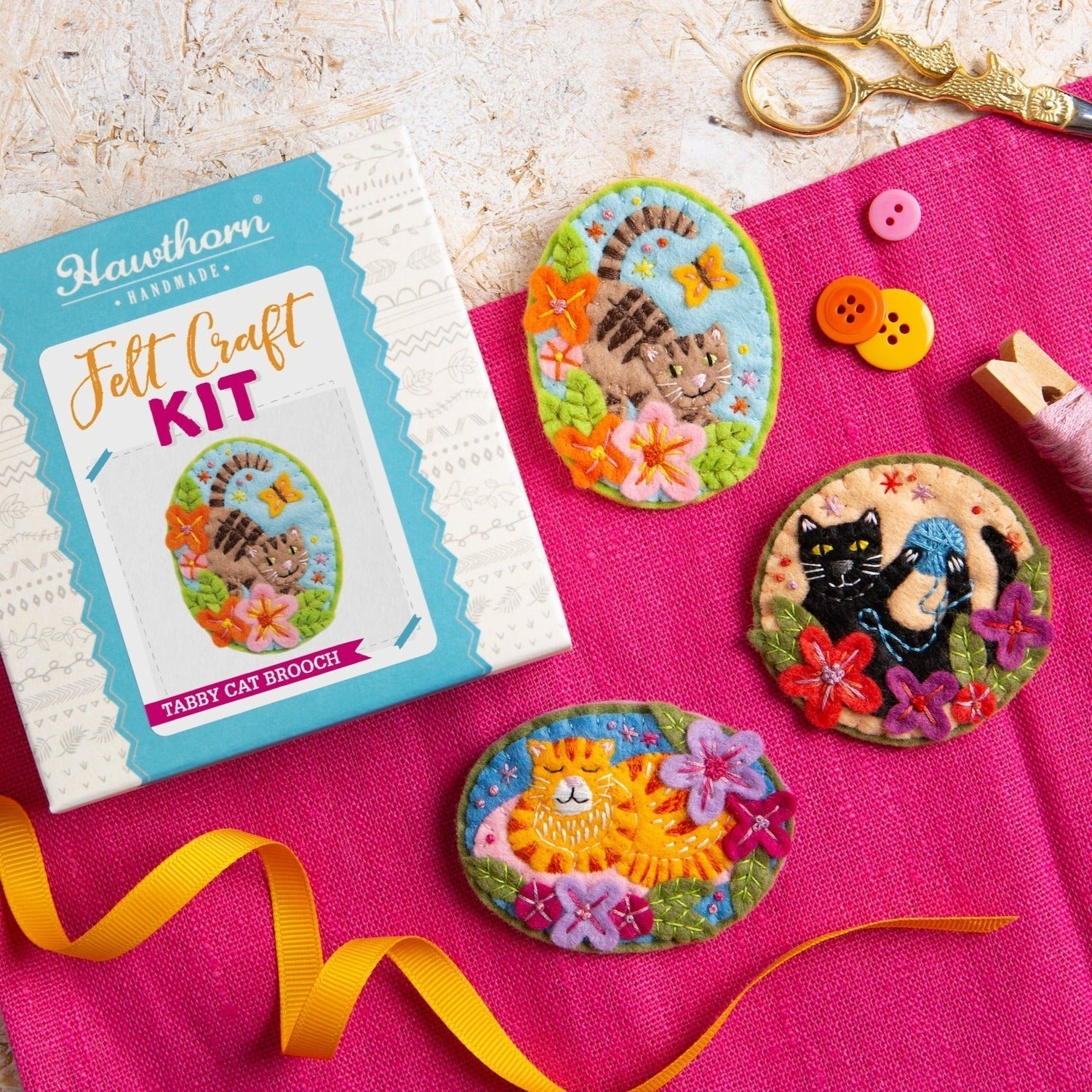 Tabby Cat Felt Craft Brooch Kit for Beginners