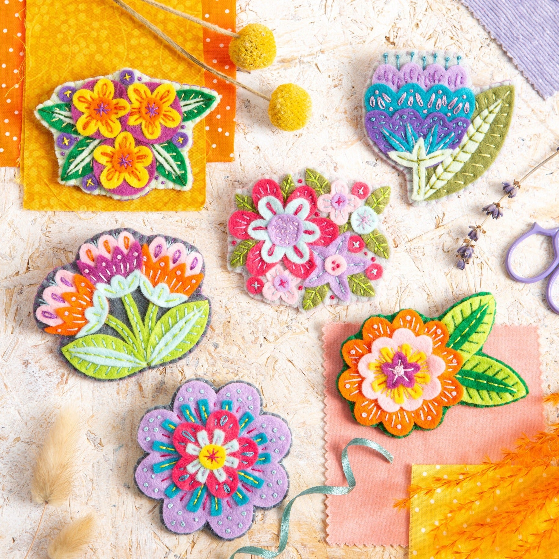 Vita Flower Felt Craft Brooch Kit for Beginners