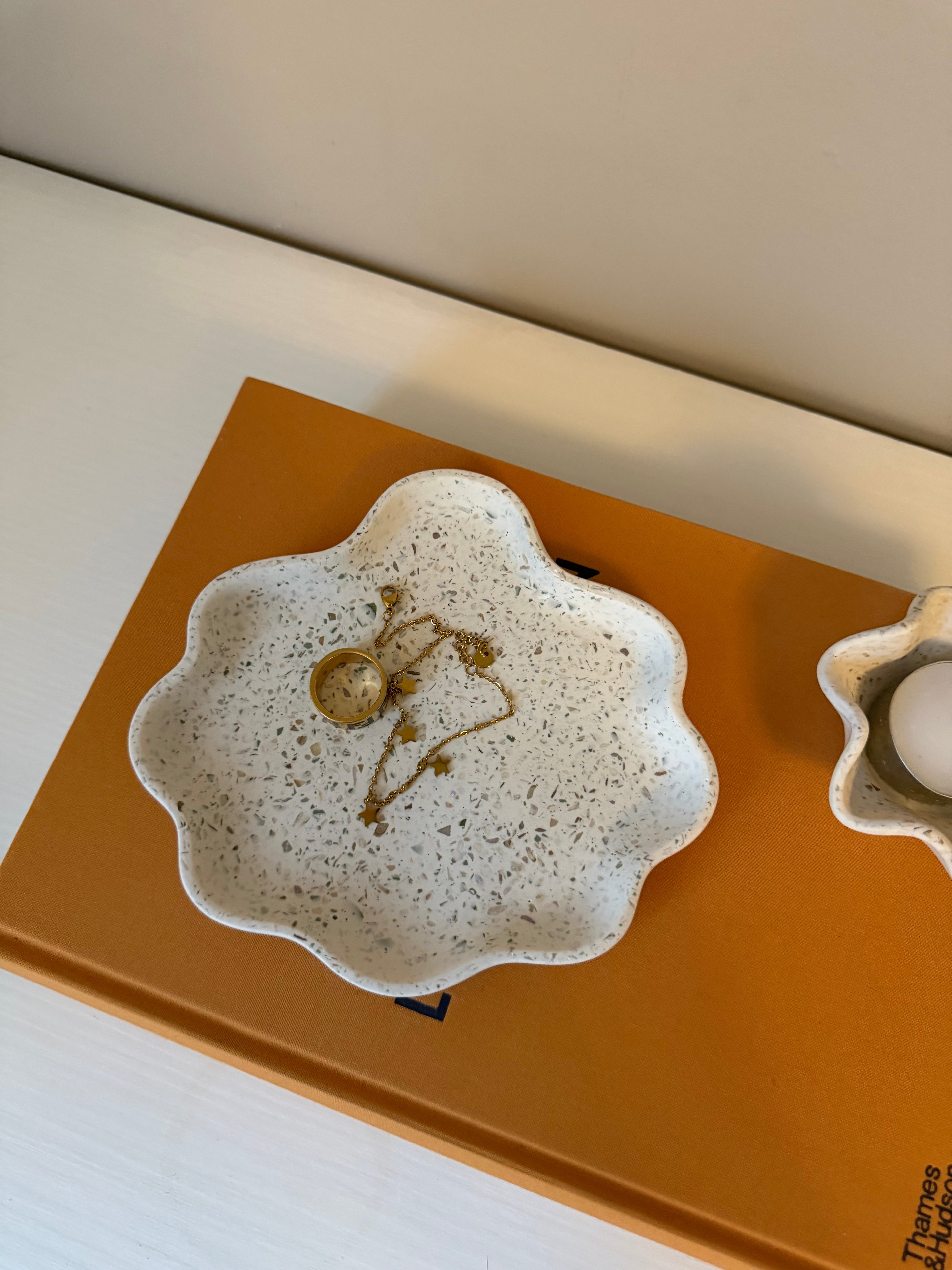Kyma Tray