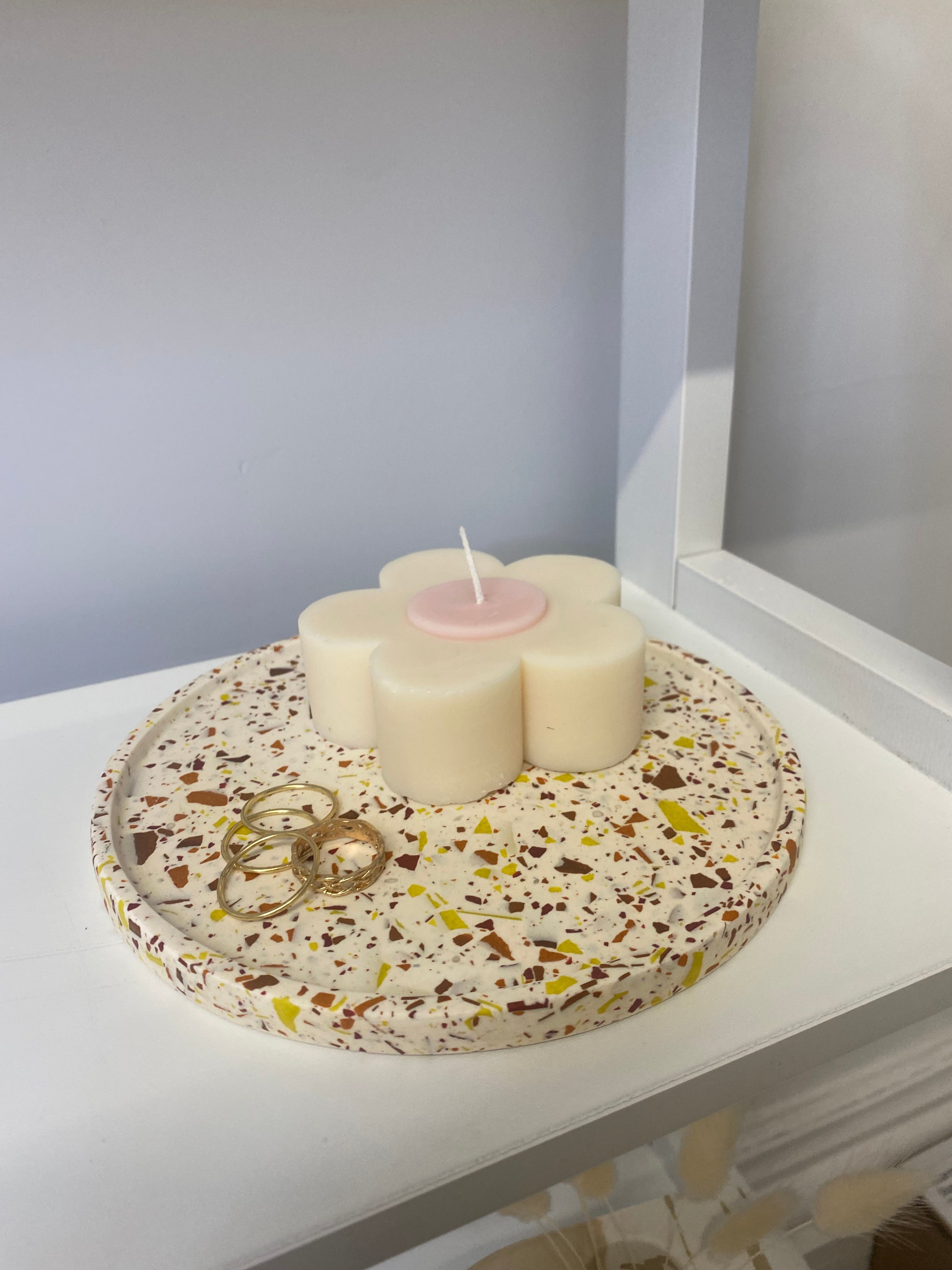 Edged Circle Tray