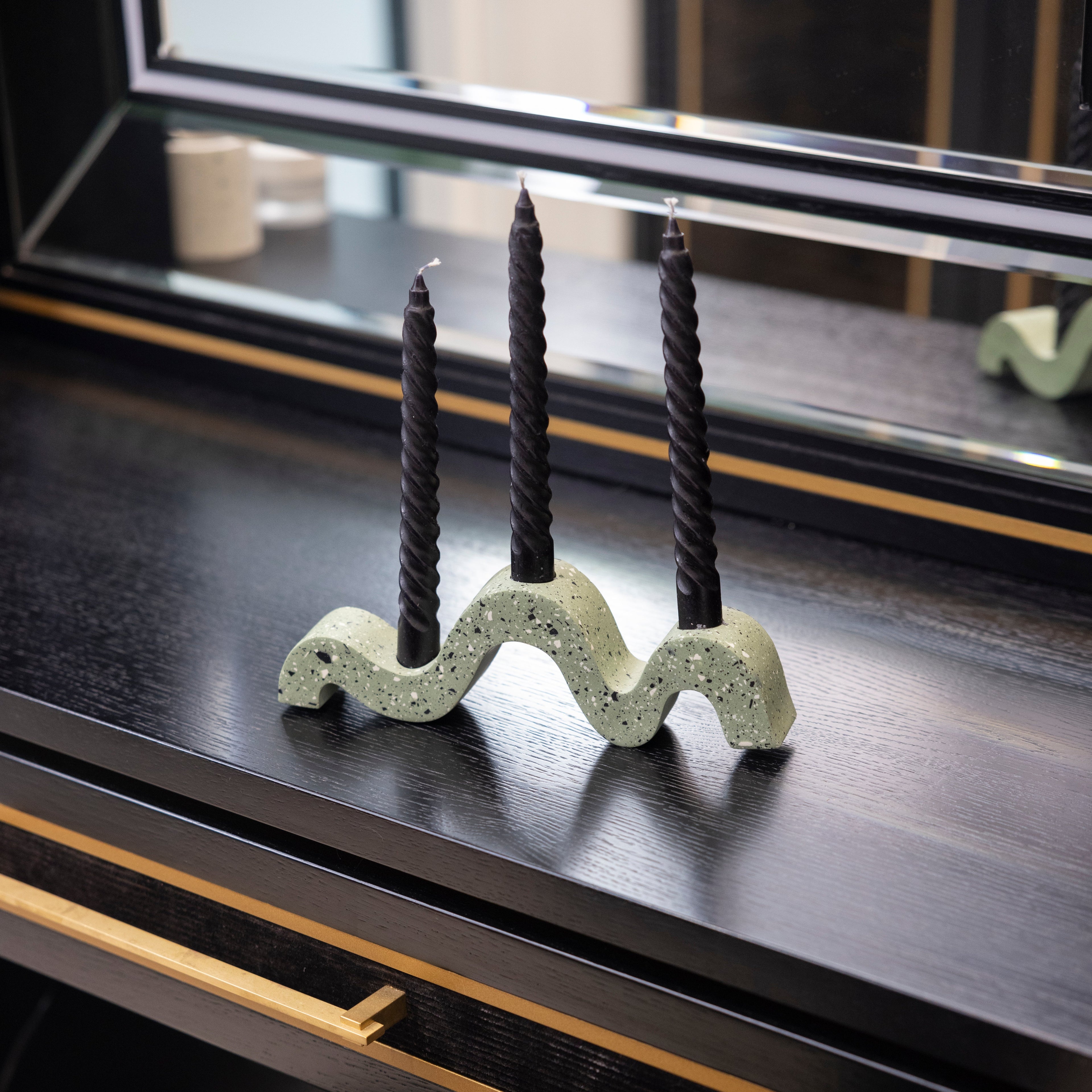 Wavy Candlestick