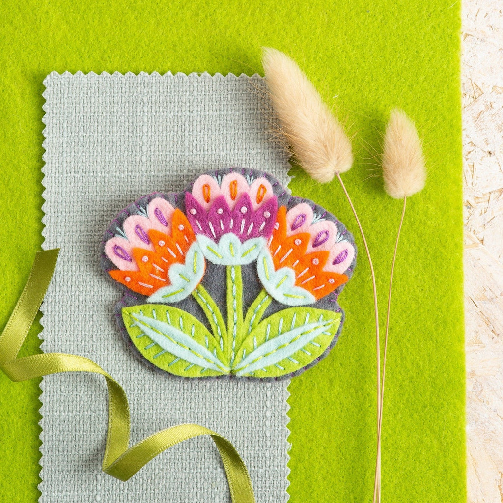 Marianne Flower Felt Craft Brooch Kit for Beginners