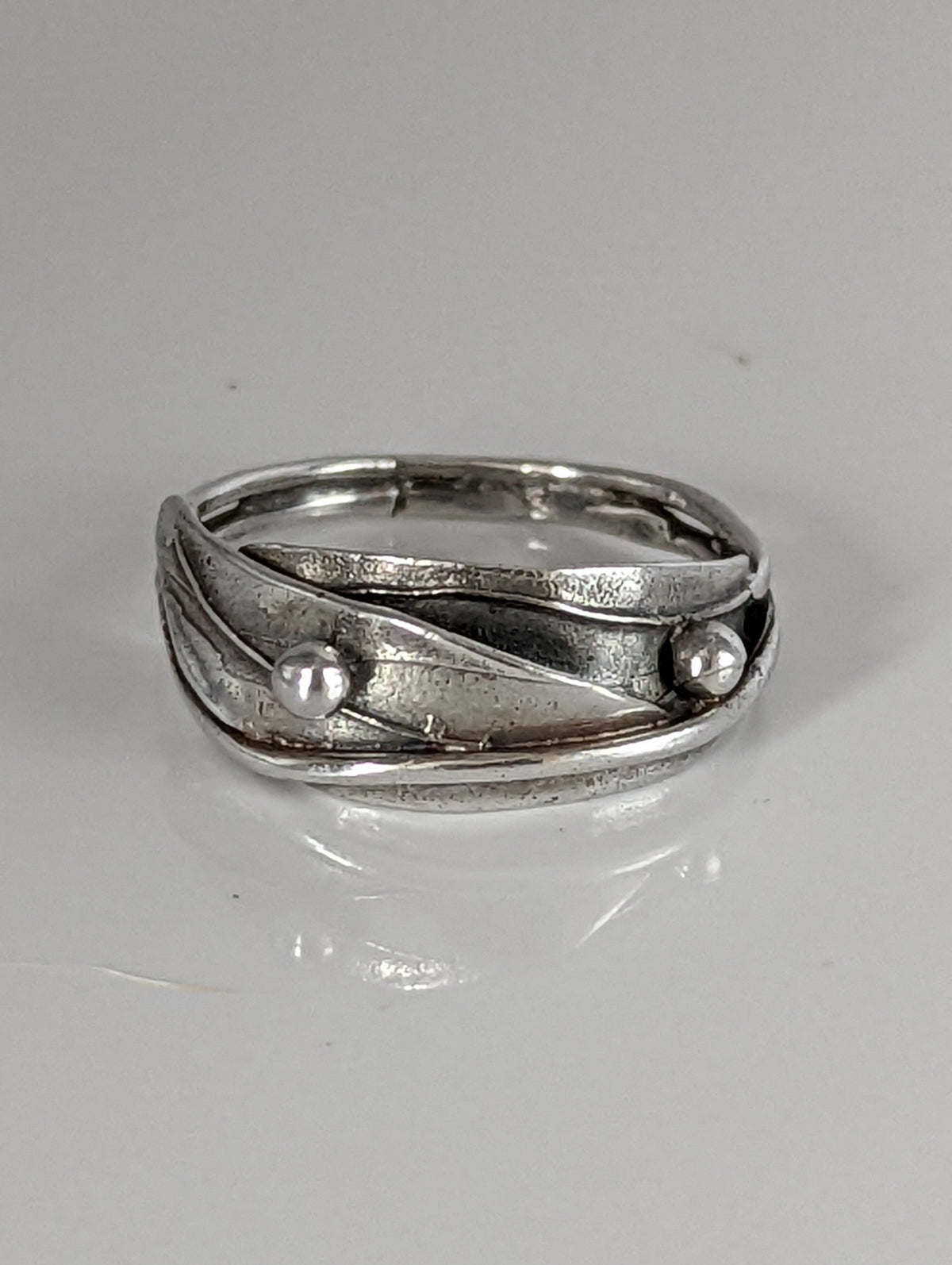 Silver Steed Delicate Silver Leaves ring with Silver Buds