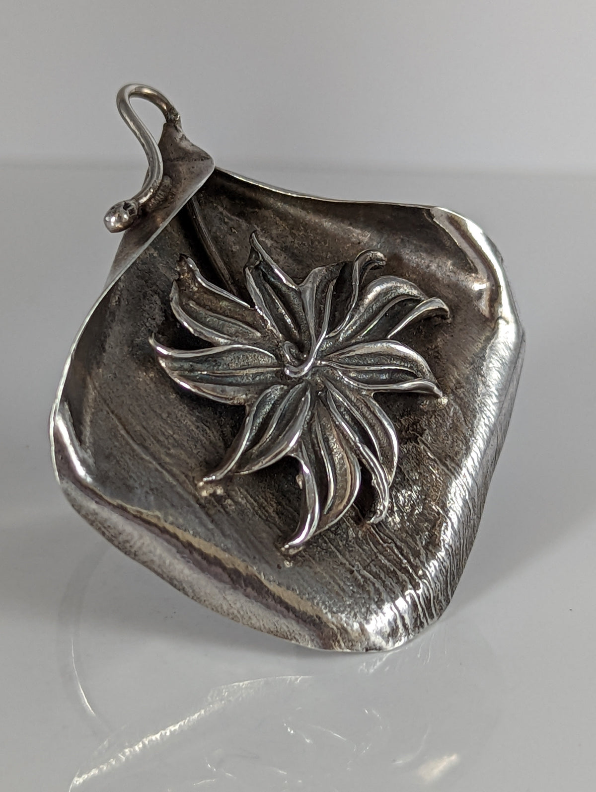 Silver Steed Unique, Extravagant Leaf Rings with motive
