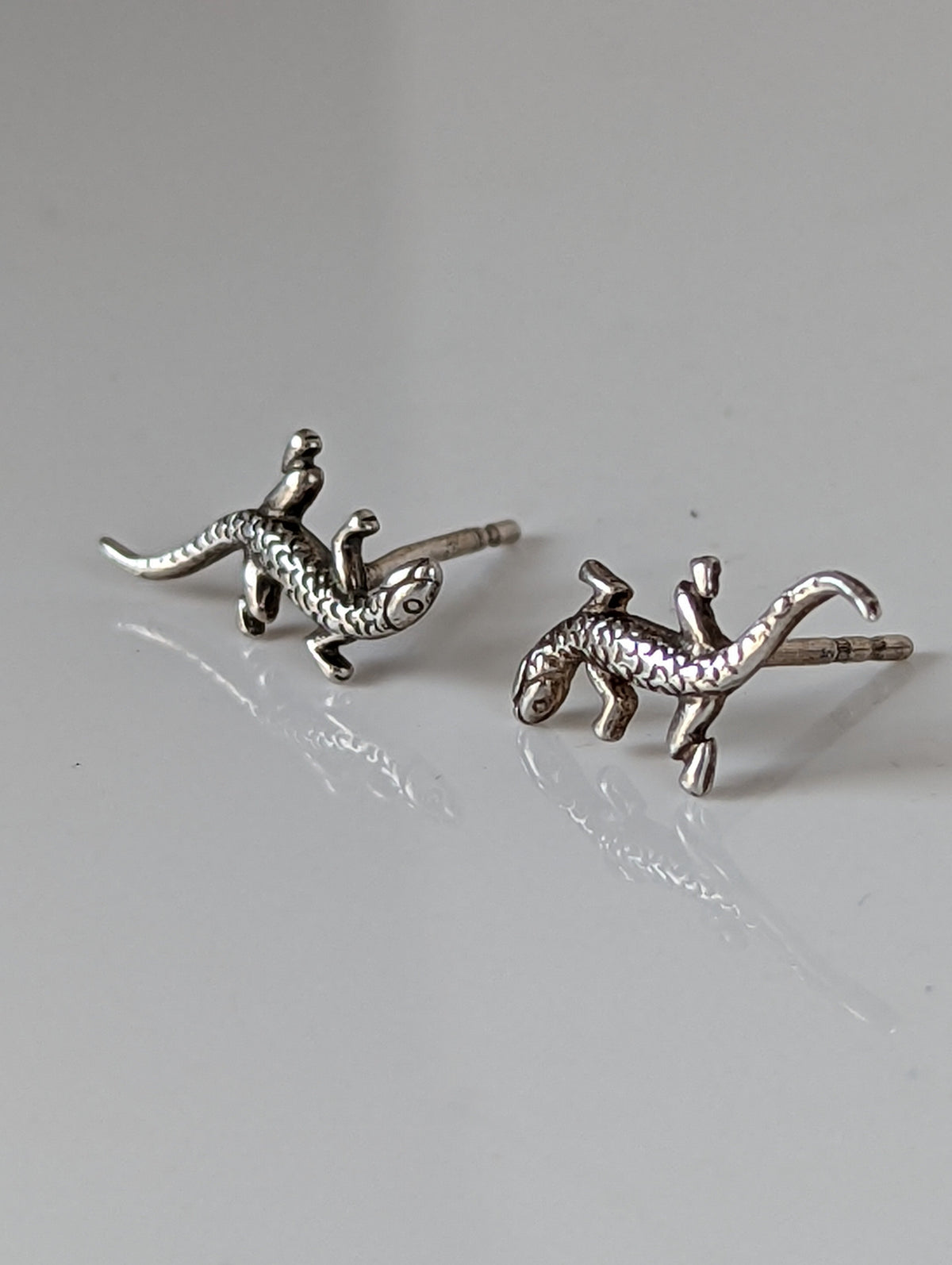 Silver Steed Detailed Lizard Stud Earrings