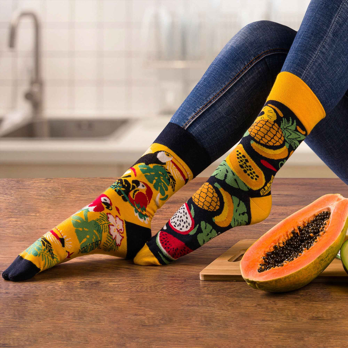 1 Pack Unisex Mismatched Novelty Odd Socks - Tropical
