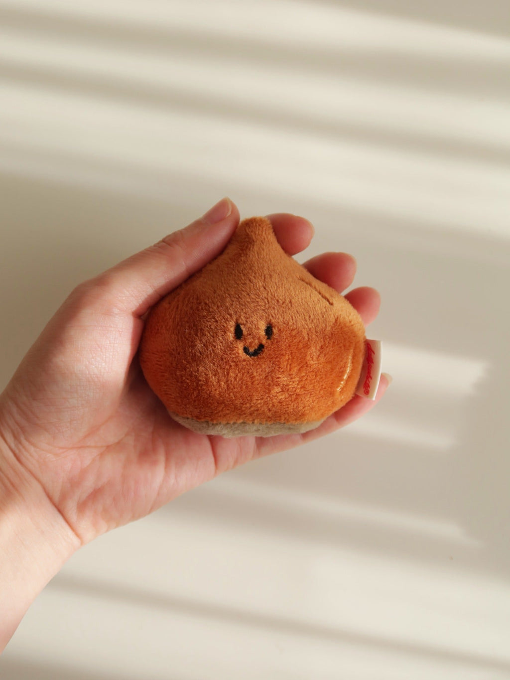 Daily White | Chestnut Plush Charm