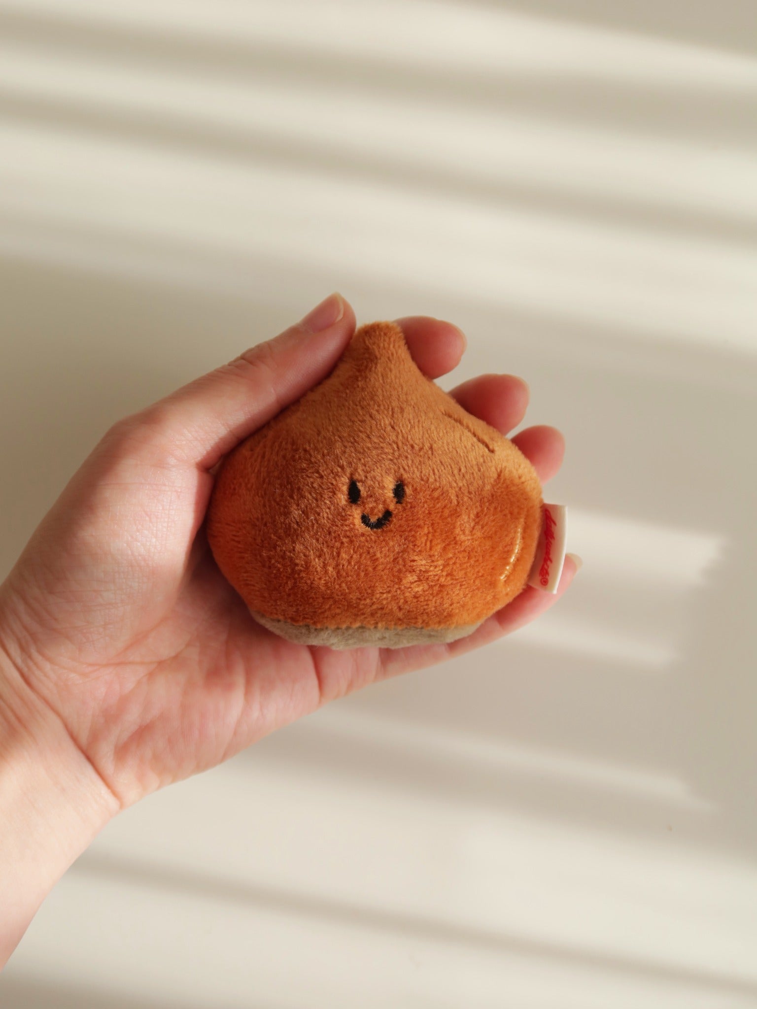 Daily White | Chestnut Plush Charm