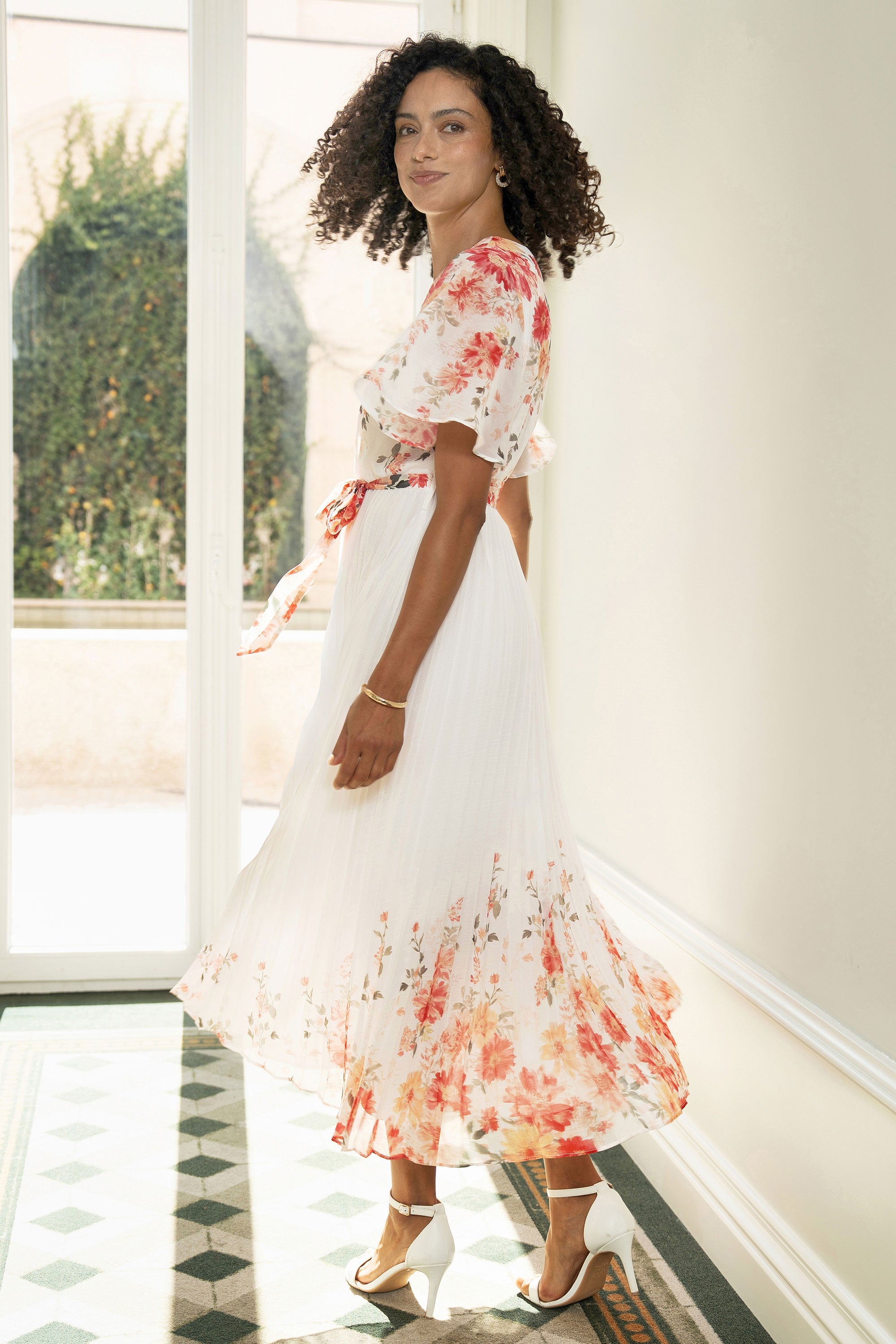 Yumi White Mirror Floral Design Pleated Midi Dress