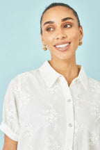 Yumi White Cotton Flower Applique Shirt