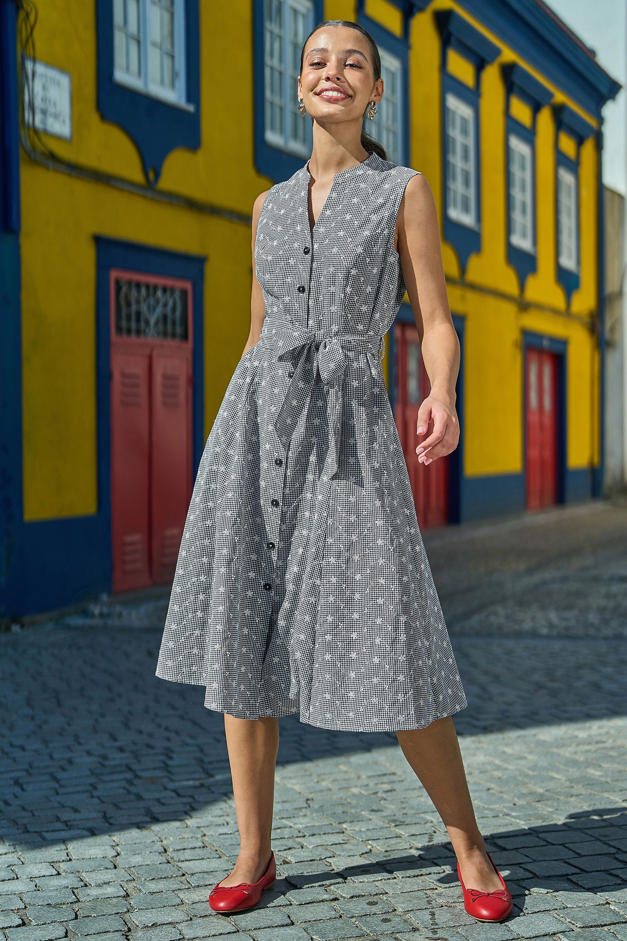 Yumi Black Broderie Anglaise Embroidered Sleeveless Shirt Dress