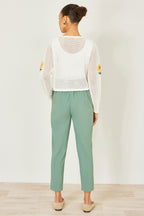 Yumi Green Stretch Capri Pants With Tie Belt