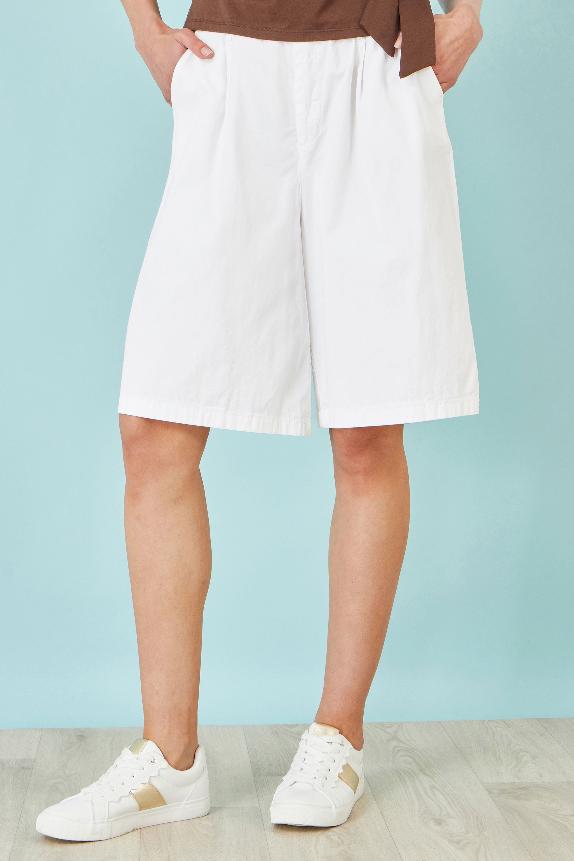 Yumi White Cotton Bermuda Shorts