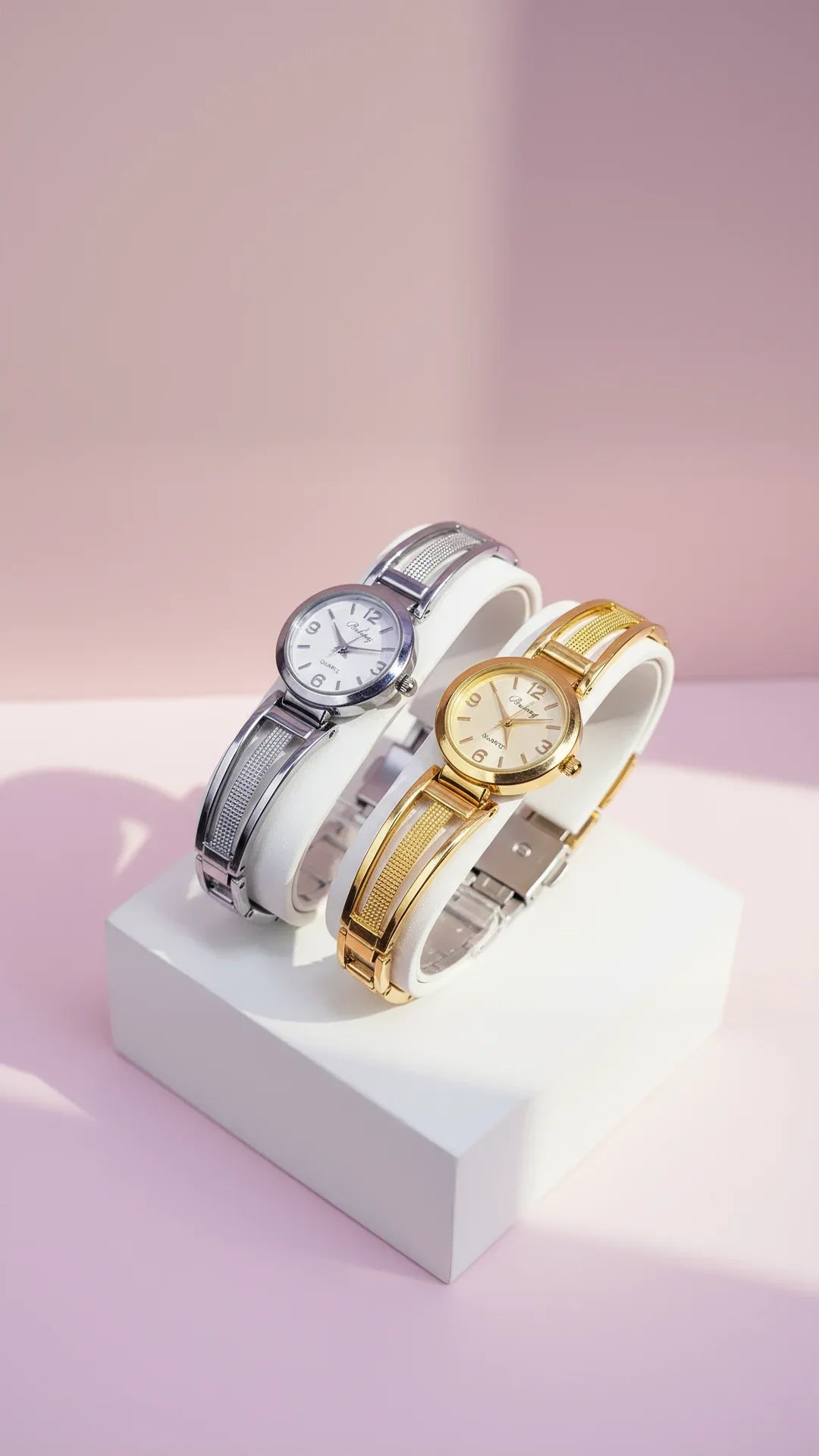 Cut Out Round Quartz Movement Watch