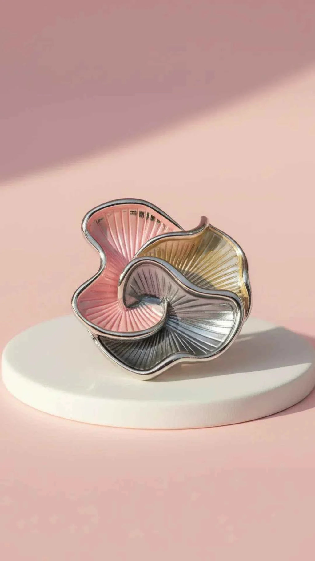 Abstract Magnetic Wavey Edge Brooch
