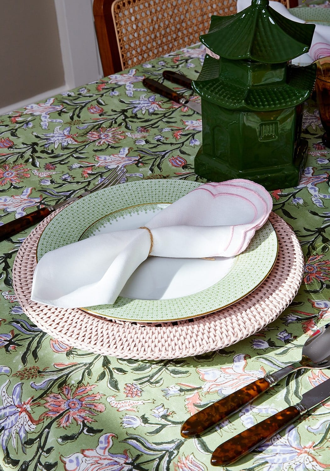Green Apple Lace Dinner Plates - Set of 4