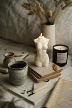 Scented Venus Body Candle White