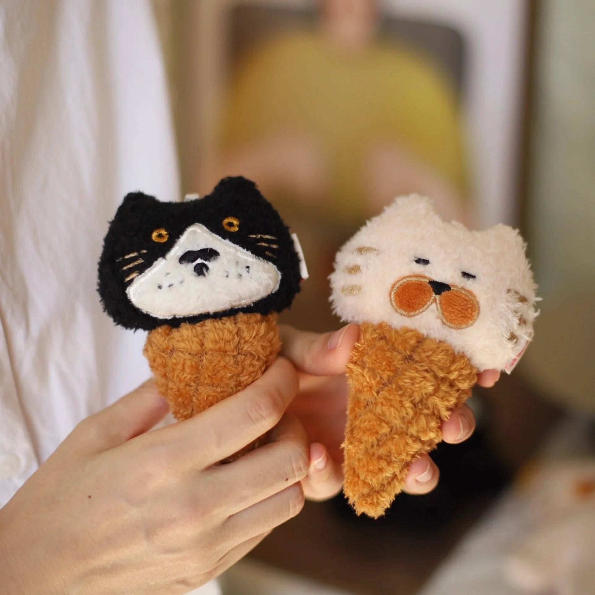 Daily White | Bellin Kitty Ice Cream Cone Plush Charm