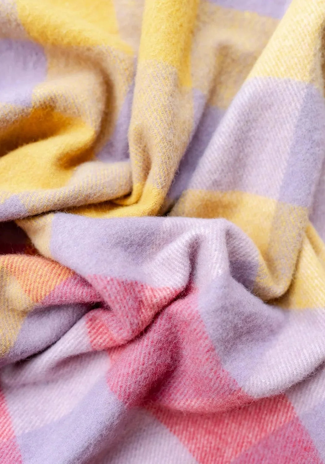 Recycled Wool Small Picnic Blanket in Lilac Gradient Gingham