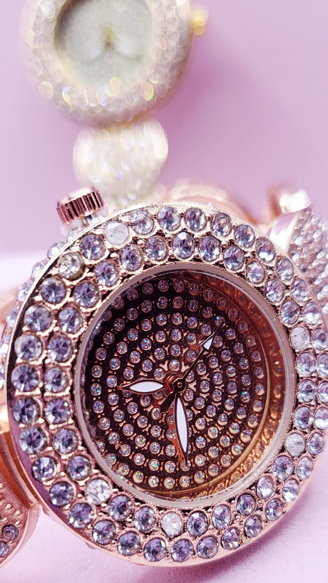 Crystal Encrusted Round Link Watch