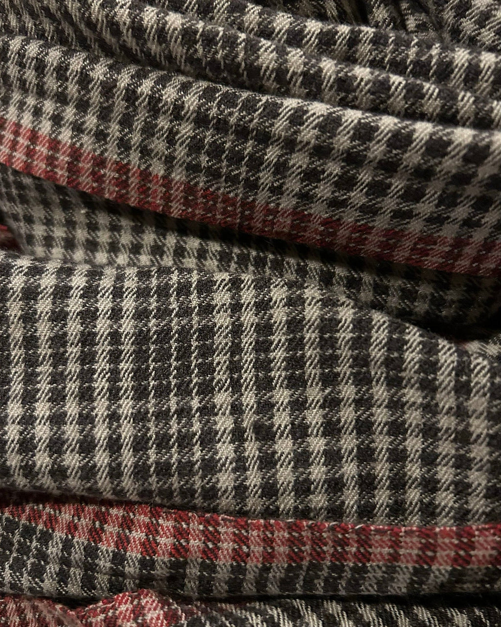 alva scarf | oatmeal, black, red