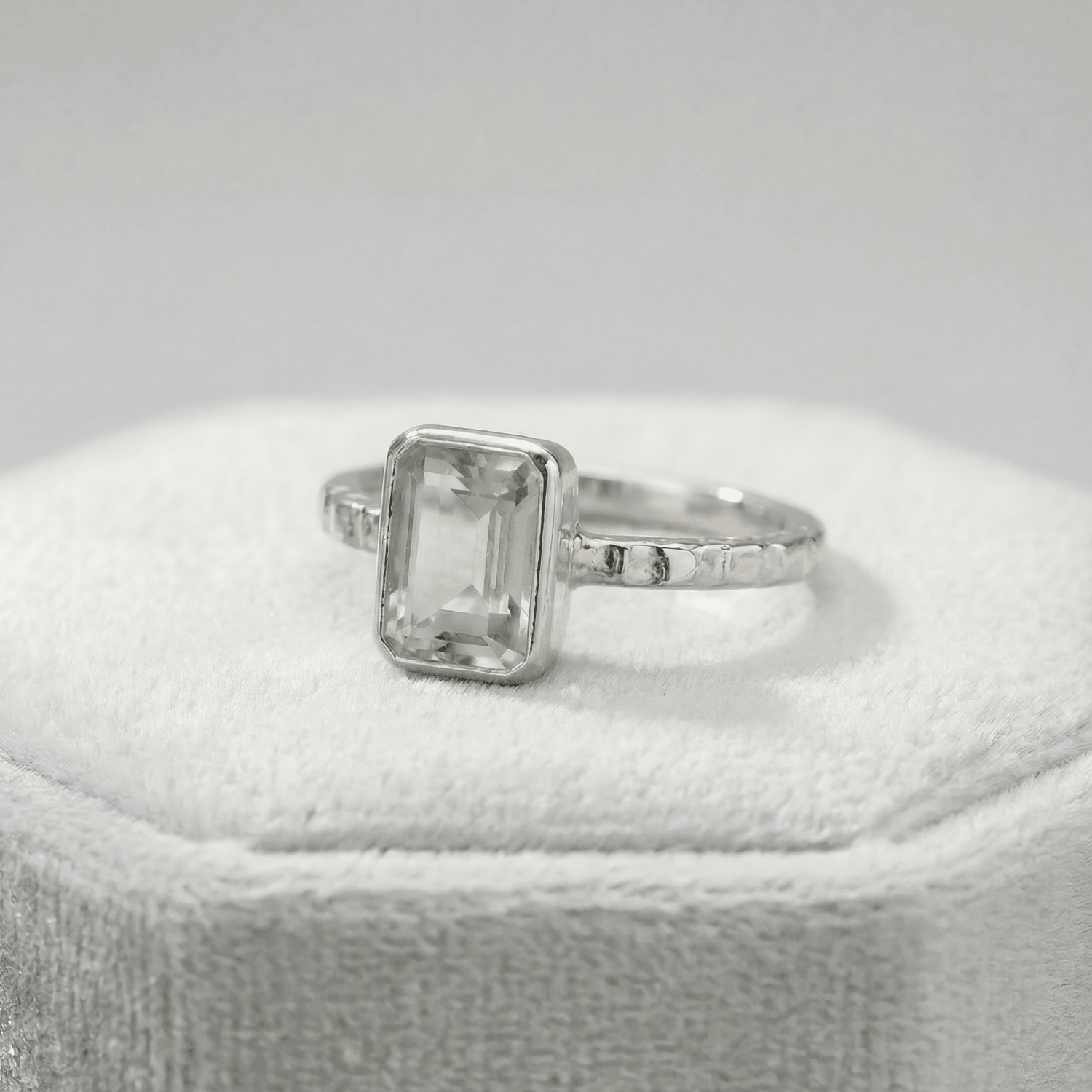 Tidewashed Green Quartz Ring - Octagonal Gemstone & Hammered Band
